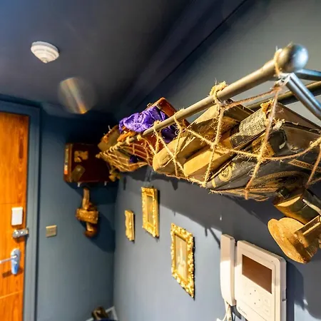 The Enchantment Chamber * Йорк