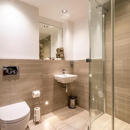 아파트 The Enchantment Chamber *